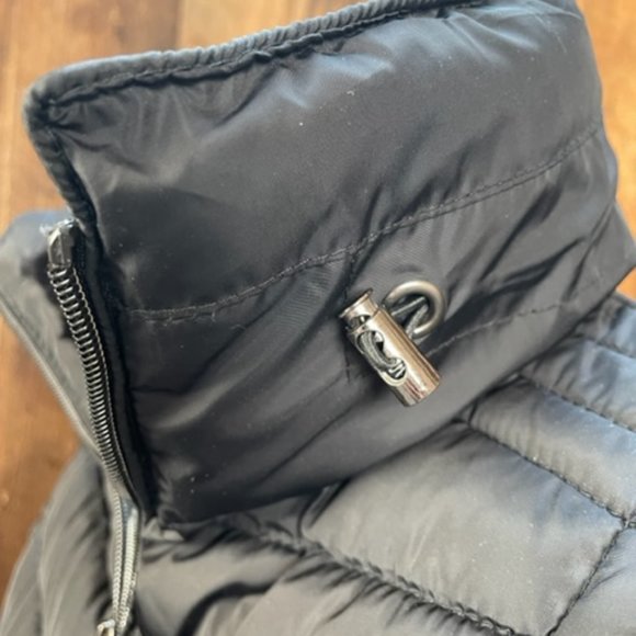 Special One Black Quilted Vest with Faux Fur Collar - Size Small - Picture 10 of 10